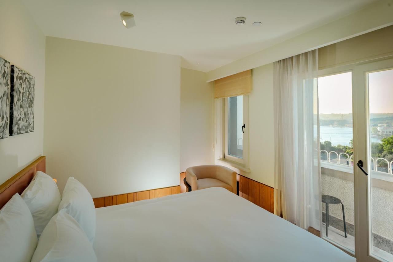 The Gift Hotel Istanbul Bagian luar foto